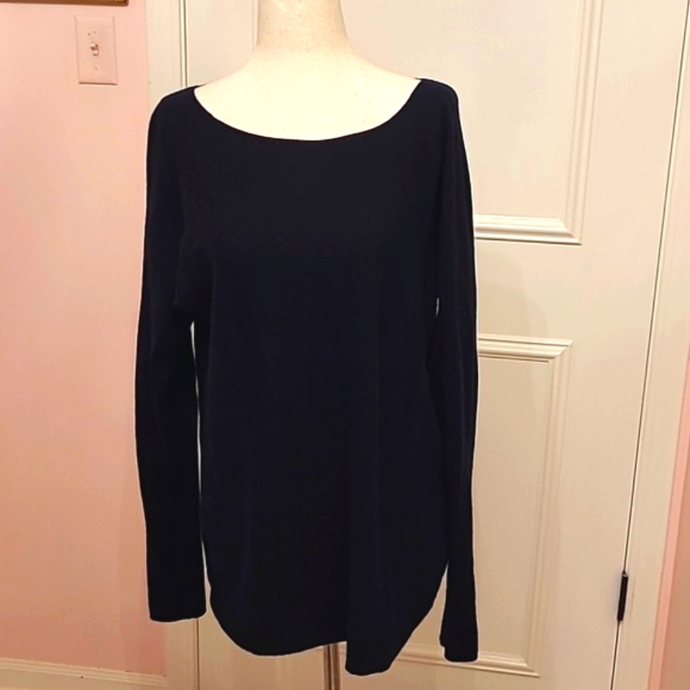 VINCE black cashmere wool split hem top